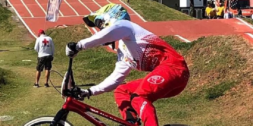 Bicicross de Jacareí ainda comemora etapa em casa 1