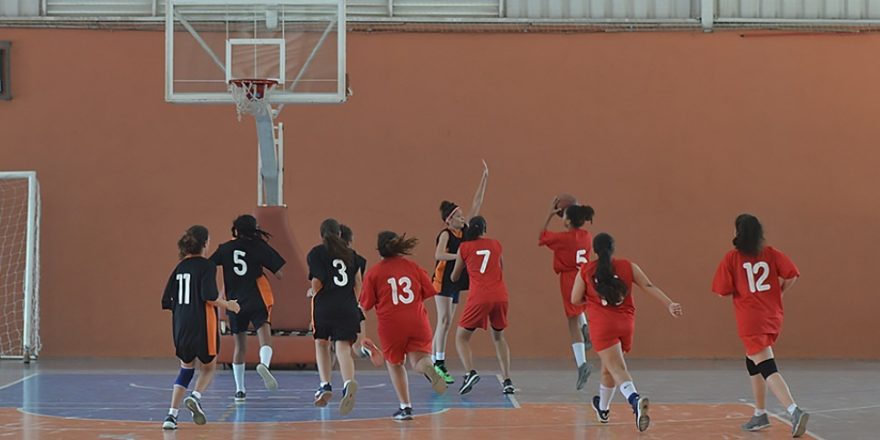 Jogos Escolares têm os campeões comemorando 1