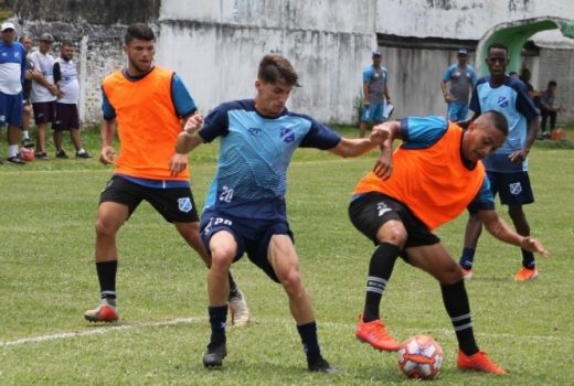 Taubaté movimenta seus dois times em único treino 15