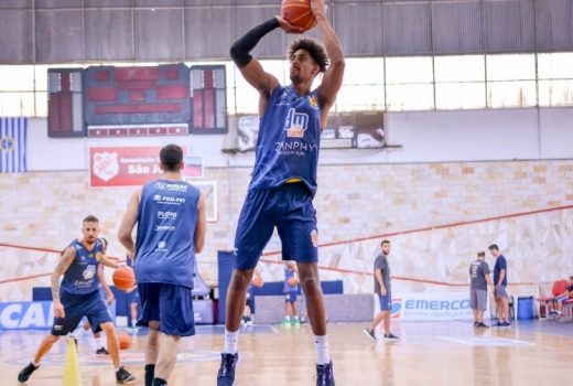 São José Basketball fecha o ano em Mogi 11