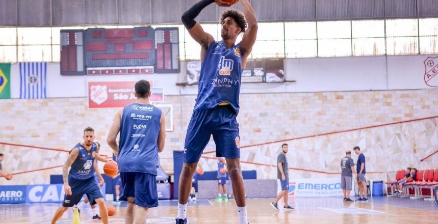 São José Basketball fecha o ano em Mogi 1