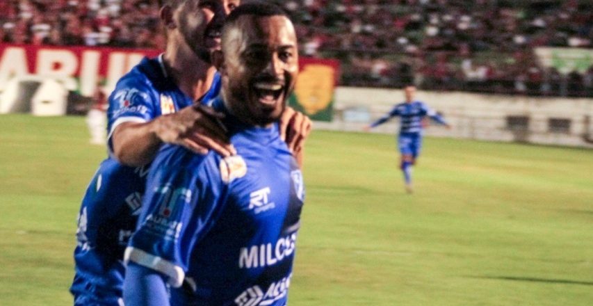 Taubaté vence no Canindé e segue entre os líderes 1