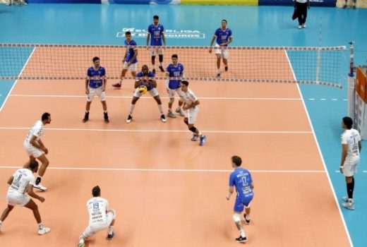 Taubaté Vôlei deixa escapar a oitava vitória seguida 8