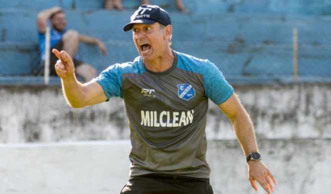 Taubaté fica sem a reabilitação e técnico é demitido 3