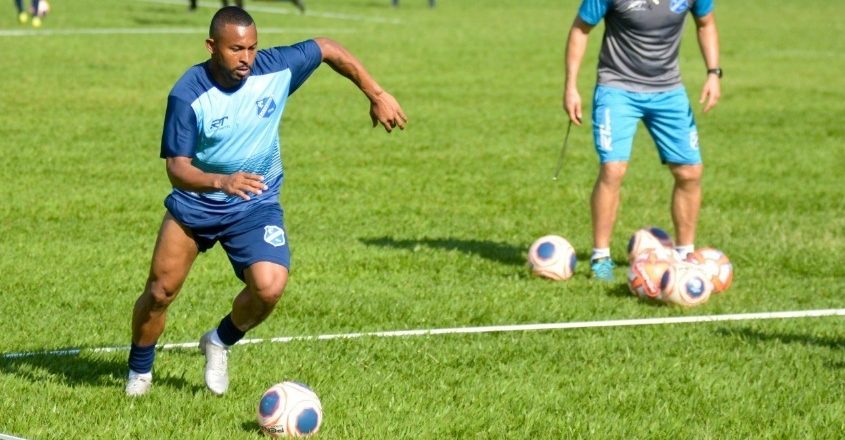 Taubaté defende posição diante da torcida 1