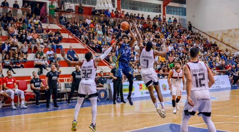 São José Basketball leve o líder à prorrogação 1