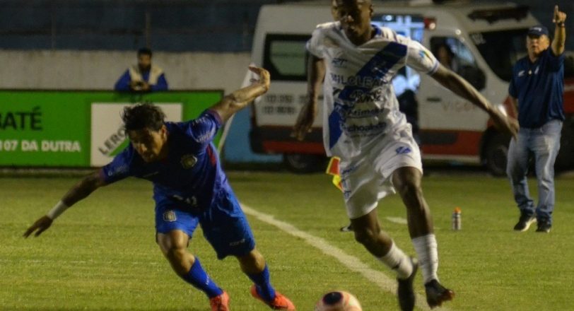 Taubaté vence de virada e sobe na classificação 1