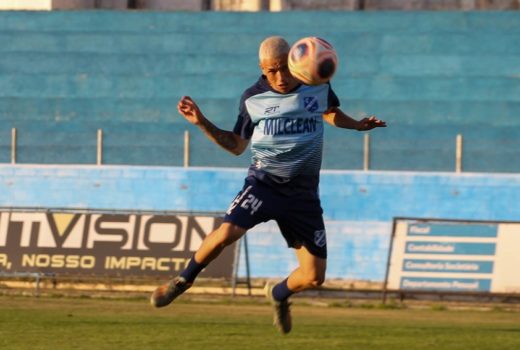 Escudo eficiente deixa Taubaté completo para a volta 18