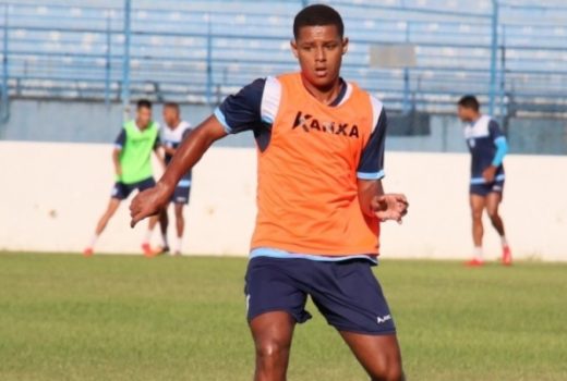 Atacante é a nona contratação do São José 1