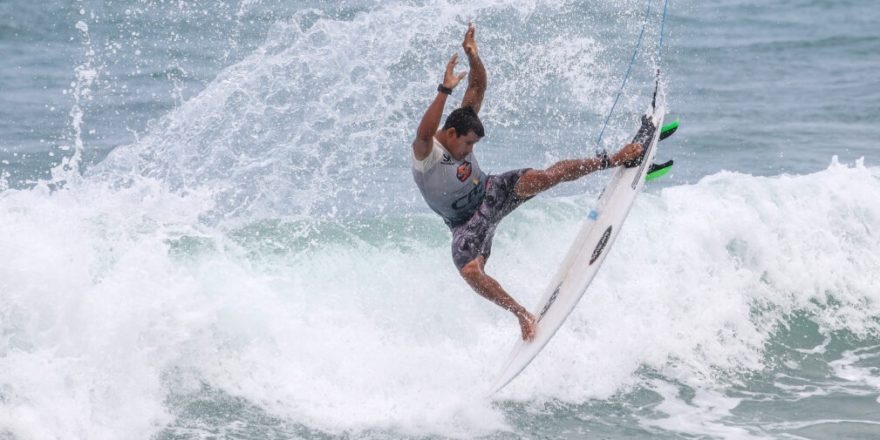 Retomada do surfe tem campeão em Ubatuba 1