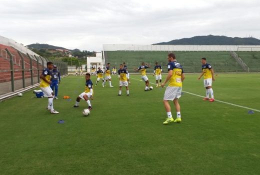 São José e Manthiqueira se enfrentam pela ponta 10