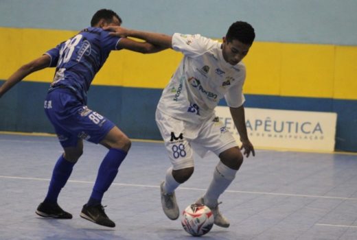 Futsal da região começa semana com vitória 8