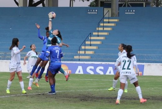 São José compromete chances no Feminino 10