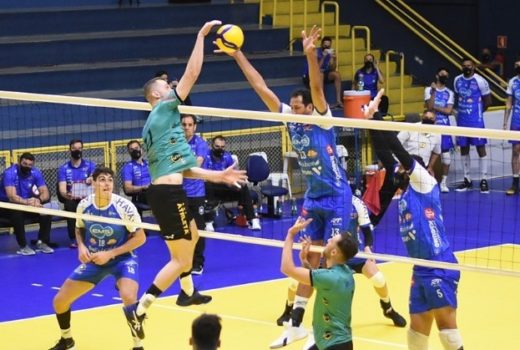 Taubaté Vôlei emplaca a sexta com demolição 13