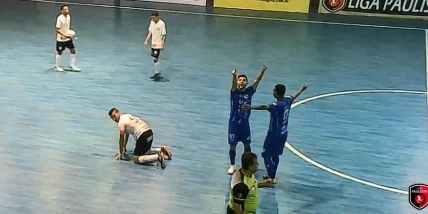 Taubaté Futsal vira mata-mata sobre o Corinthians 1