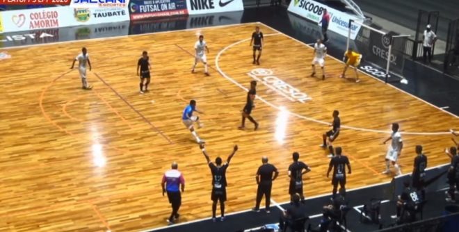 Taubaté Futsal fica em desvantagem no mata-mata 1