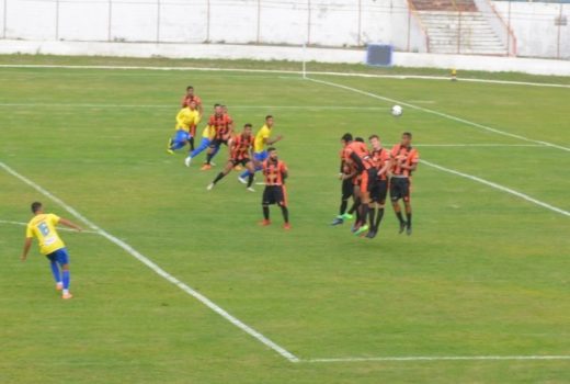 São José e Manthiqueira buscam reforços entre fases 8