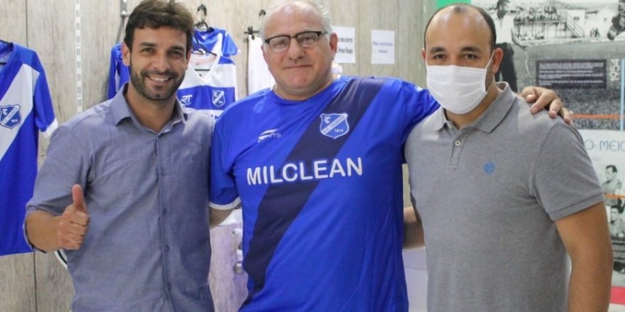 Taubaté apresenta o técnico para a temporada 2021 1