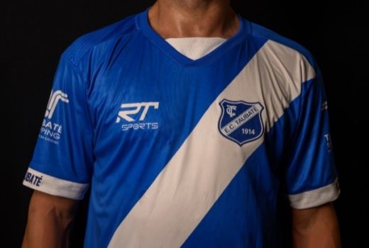 Taubaté apresenta camisa e sub-20 comemora 9