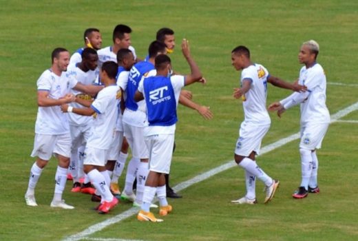 São José segue cauteloso na montagem do elenco 12