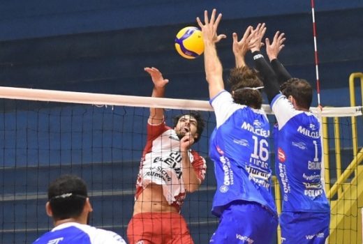 Taubaté Vôlei faz 3 a 0 no primeiro jogo do ano 9