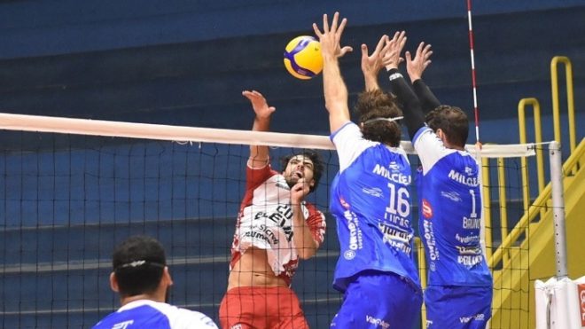 Taubaté Vôlei faz 3 a 0 no primeiro jogo do ano 1