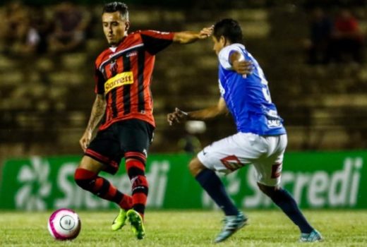 Taubaté anuncia chegada de meia-atacante experiente 5