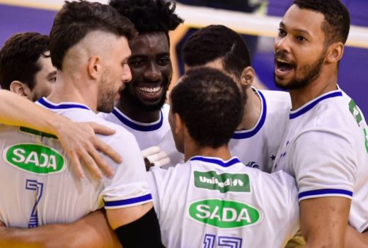 Taubaté Vôlei fica sem jogo e líder vence outra 13