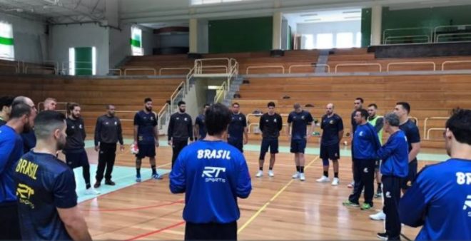 Seleção do handebol treina com cinco do Taubaté 1