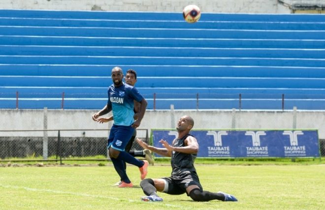 Taubaté vence Resende em treino no Joaquizão 3