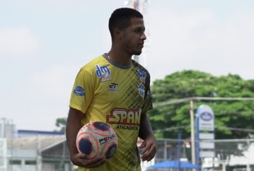 São José renova contrato com reforço que não estreou 16