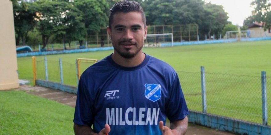 Taubaté apresenta meio-campista experiente 1