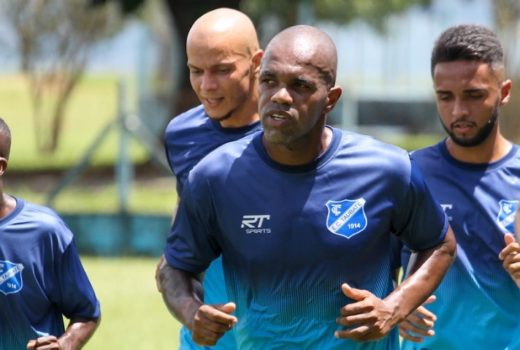 Taubaté ainda quer mais um para fechar elenco 9