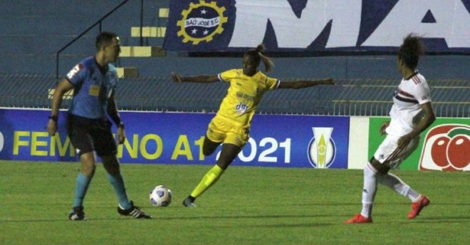 São José cede duas vantagens e ainda leva virada 1