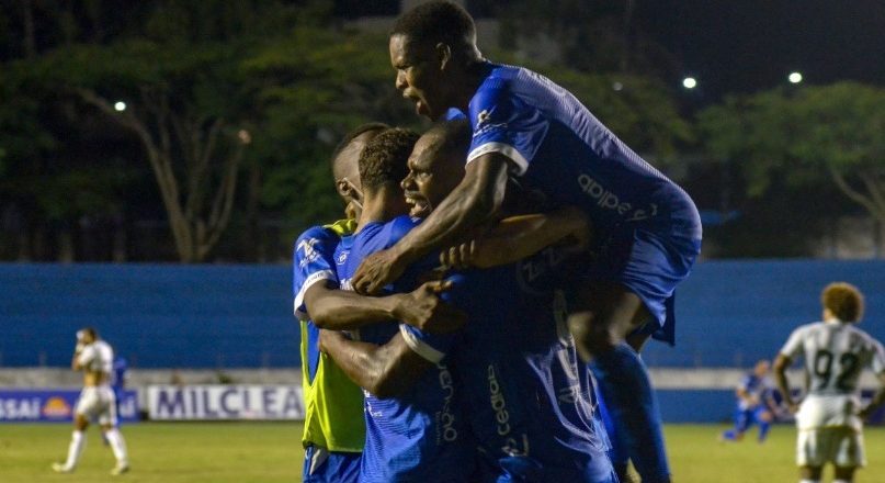 Taubaté encara vice-líder na busca pelo G8 1