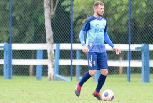 Taubaté acerta retorno de zagueiro revelação 10