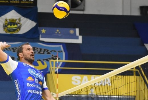 Taubaté Vôlei acerta permanência de central 1