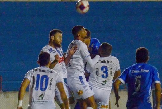 Taubaté fica novamente sem vitória em casa 7