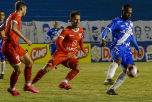 Taubaté fica no 0 a 0 e mais distante do G8 3