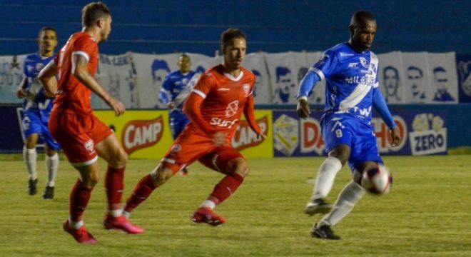 Taubaté fica no 0 a 0 e mais distante do G8 1