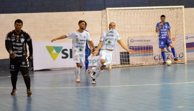 Taubaté Futsal vira goleando e segue invicto 1