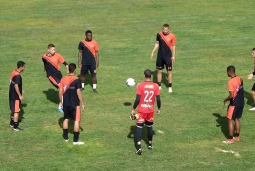 Manthiqueira busca reabilitação na primeira em casa 1