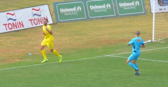 Taubaté contrata atacante que correspondeu no rival 1