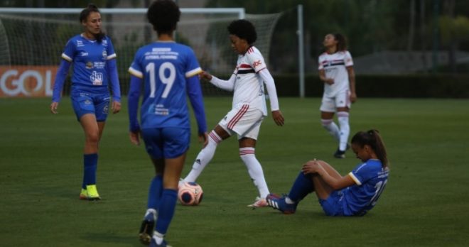 São José reformulado começa Paulista com derrota 1