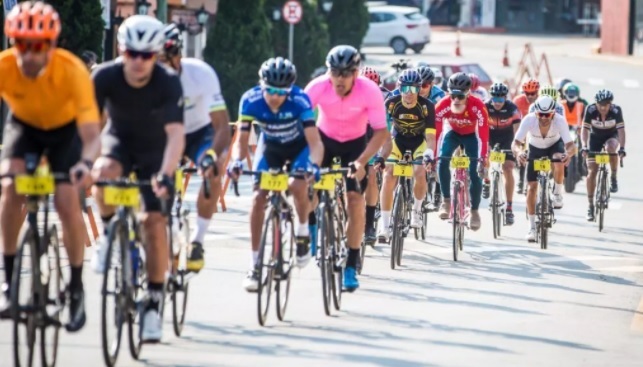 Tour de France na região teve disputa e acidente fatal 2 Tour de France na região teve disputa e acidente fatal 2
