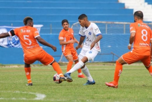 Taubaté estreia na Copa Paulista com derrota 4