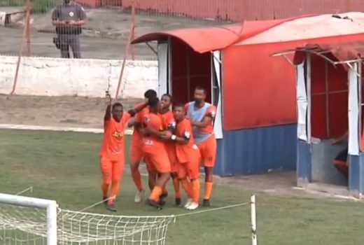 Manthiqueira reage e empata com o líder Mauá 8