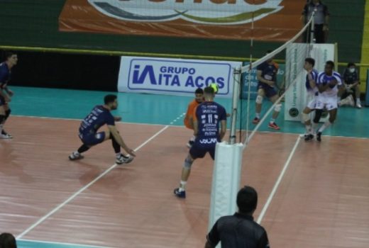 Novo vôlei de São José vence na primeira em casa 9