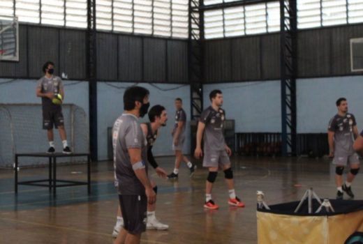 Novo vôlei de São José joga a primeira em casa 13