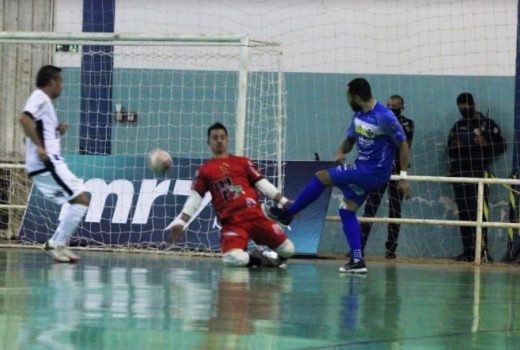 São José e Taubaté goleiam fora de casa no futsal 5
